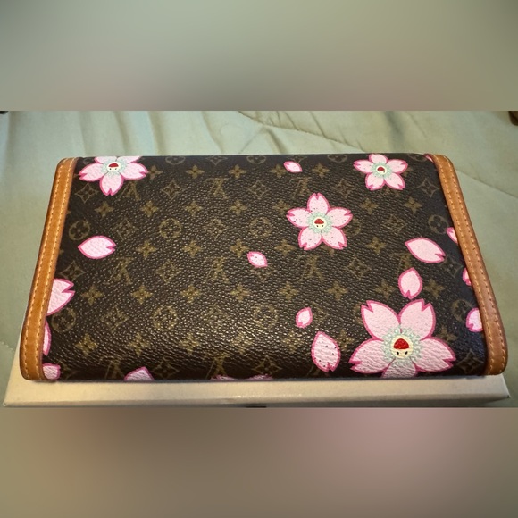 Limited Edition Louis Vuitton x Murakami Cherry Blossom Continental Wallet - Picture 7 of 8